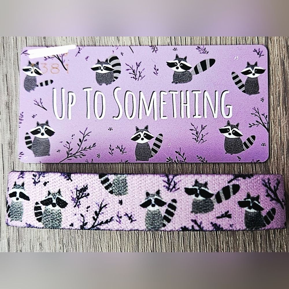 Zox Up To Something 1381 Trash Panda Unredeemed Goldie Collectible Wristband 25$